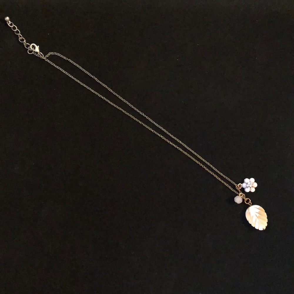 Dainty gold necklace